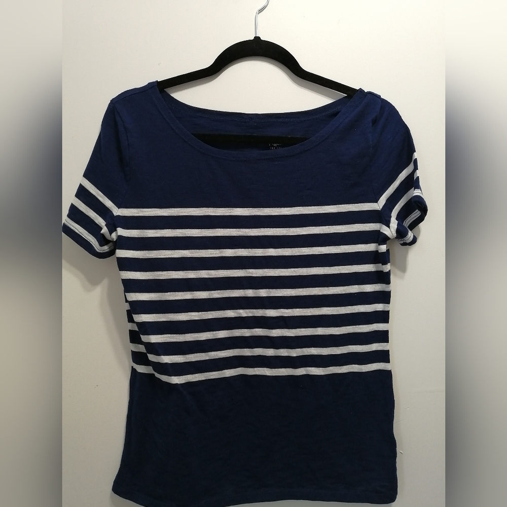 Reitmans Blue and Gray Fitted Graphic Tee